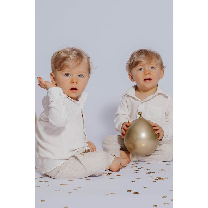 Meninos combinando com look de reveillon infantil camisa e calca de linho da Lili Sampedro