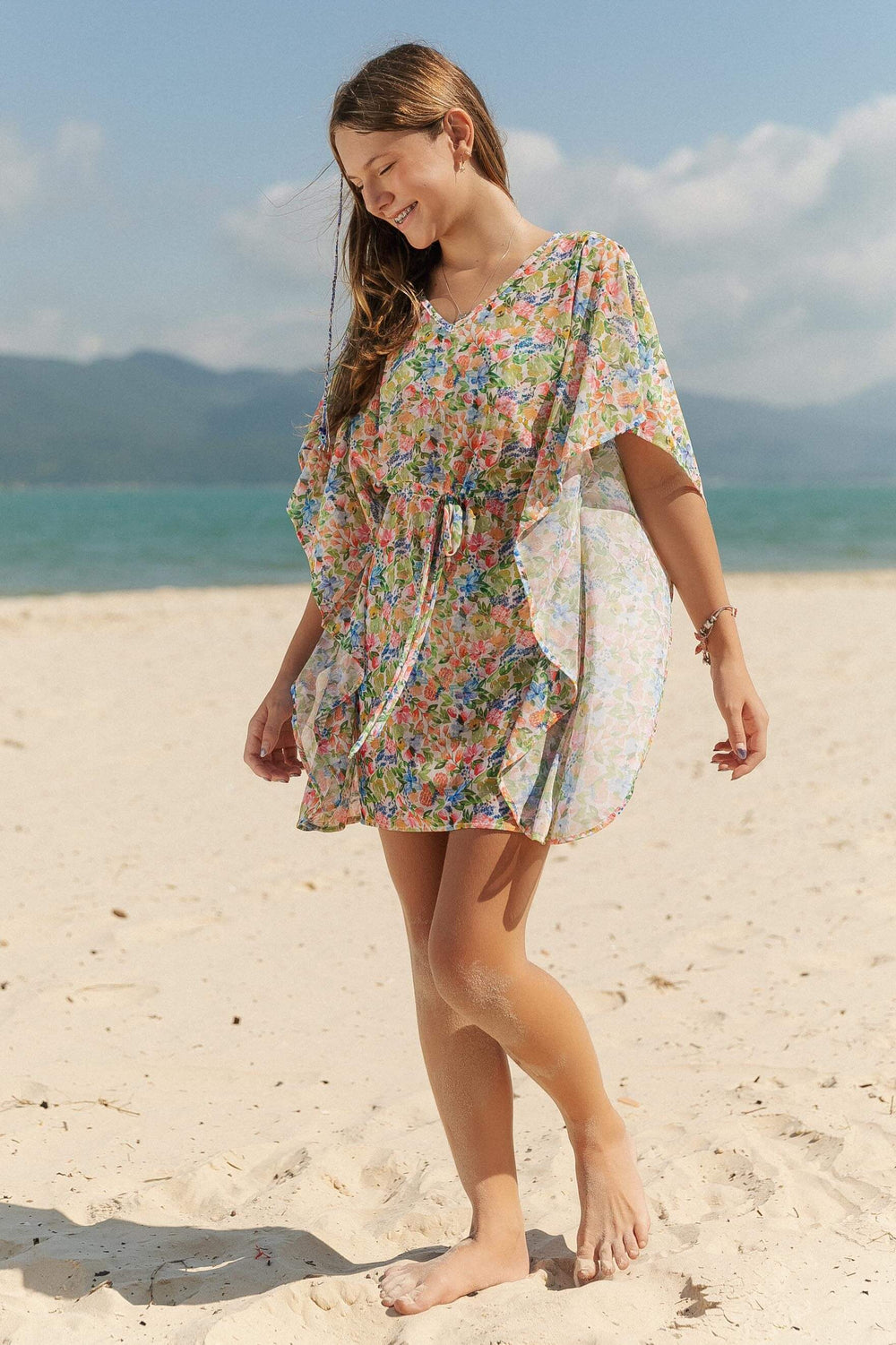 Saída de Praia adolescente estilo Kaftan em estampa floral da Lili Sampedro Moda Praia