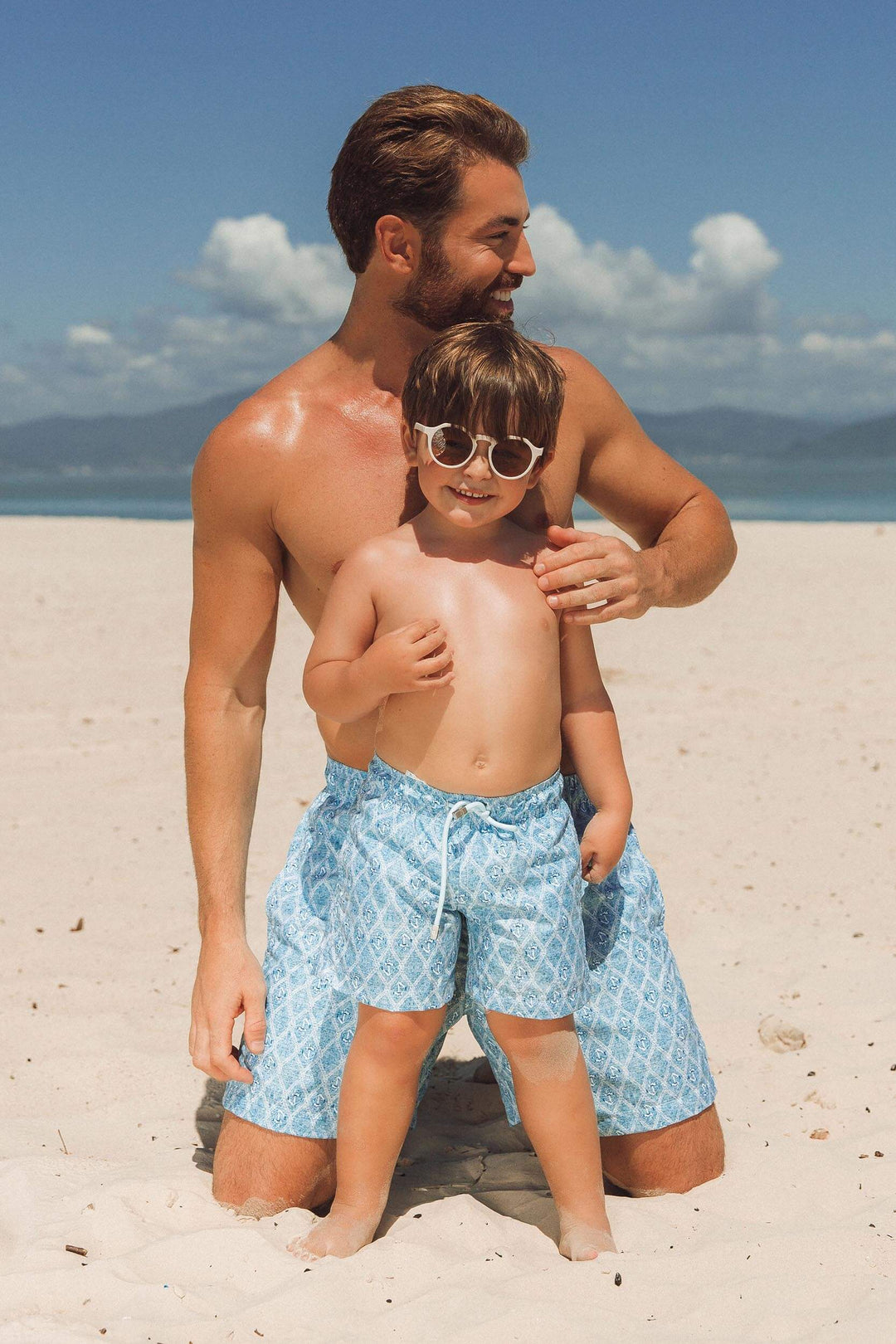 Short de praia na mesma estampa para pai e filho