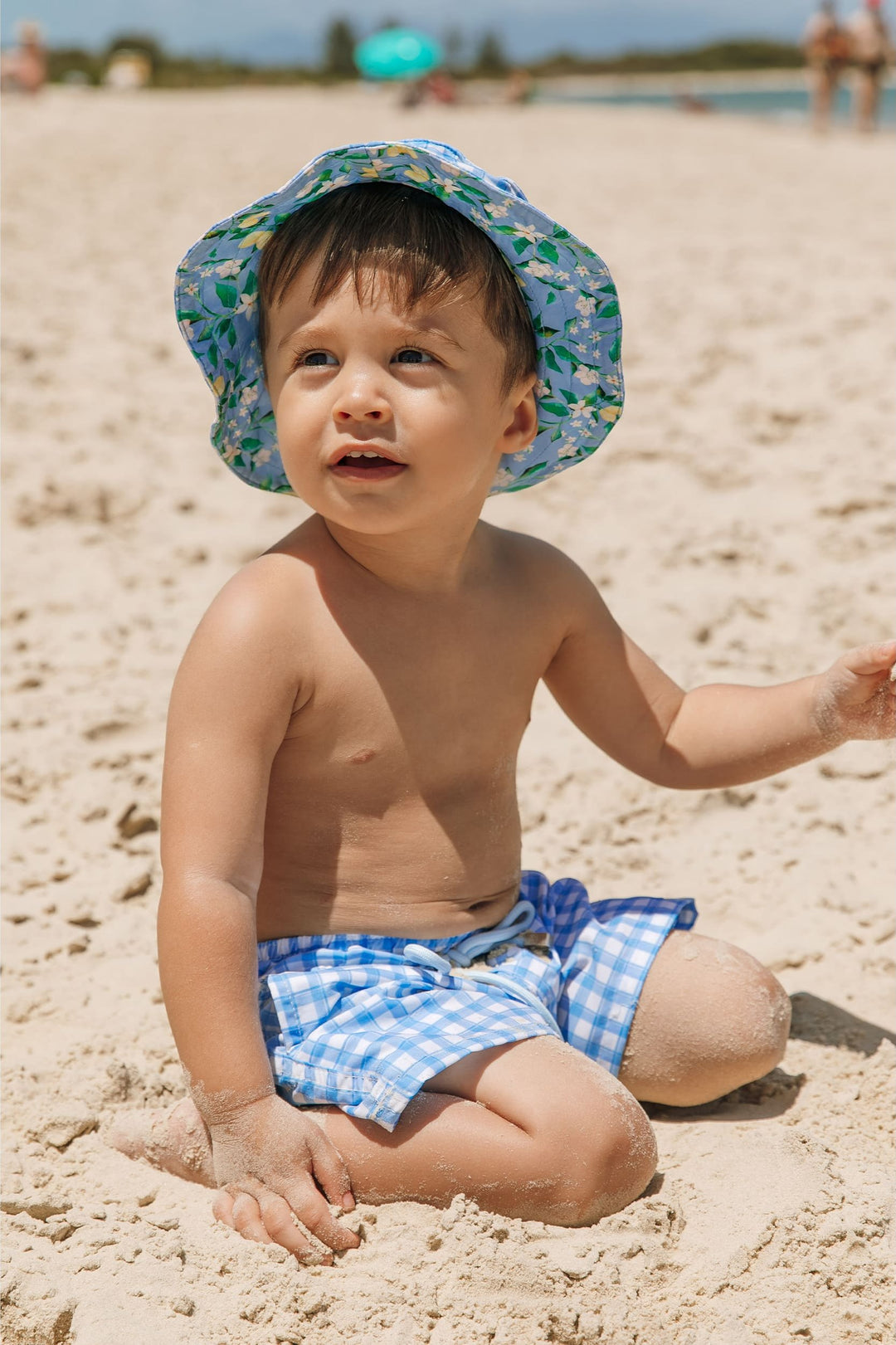 Short Infantil de Praia Bermuda Infantil Estampado Vichy Xadrez Azul e Branco da Lili Sampedro Moda Praia